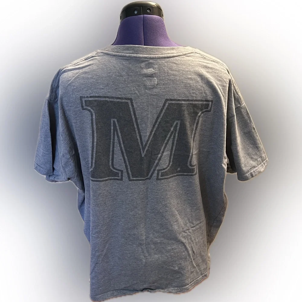 UMaine Black Bears T-Shirt (2XL) and Black Leggings (XXXL)